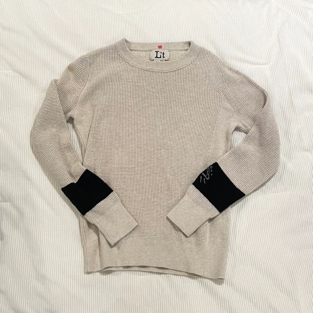 LABEL + Thread top